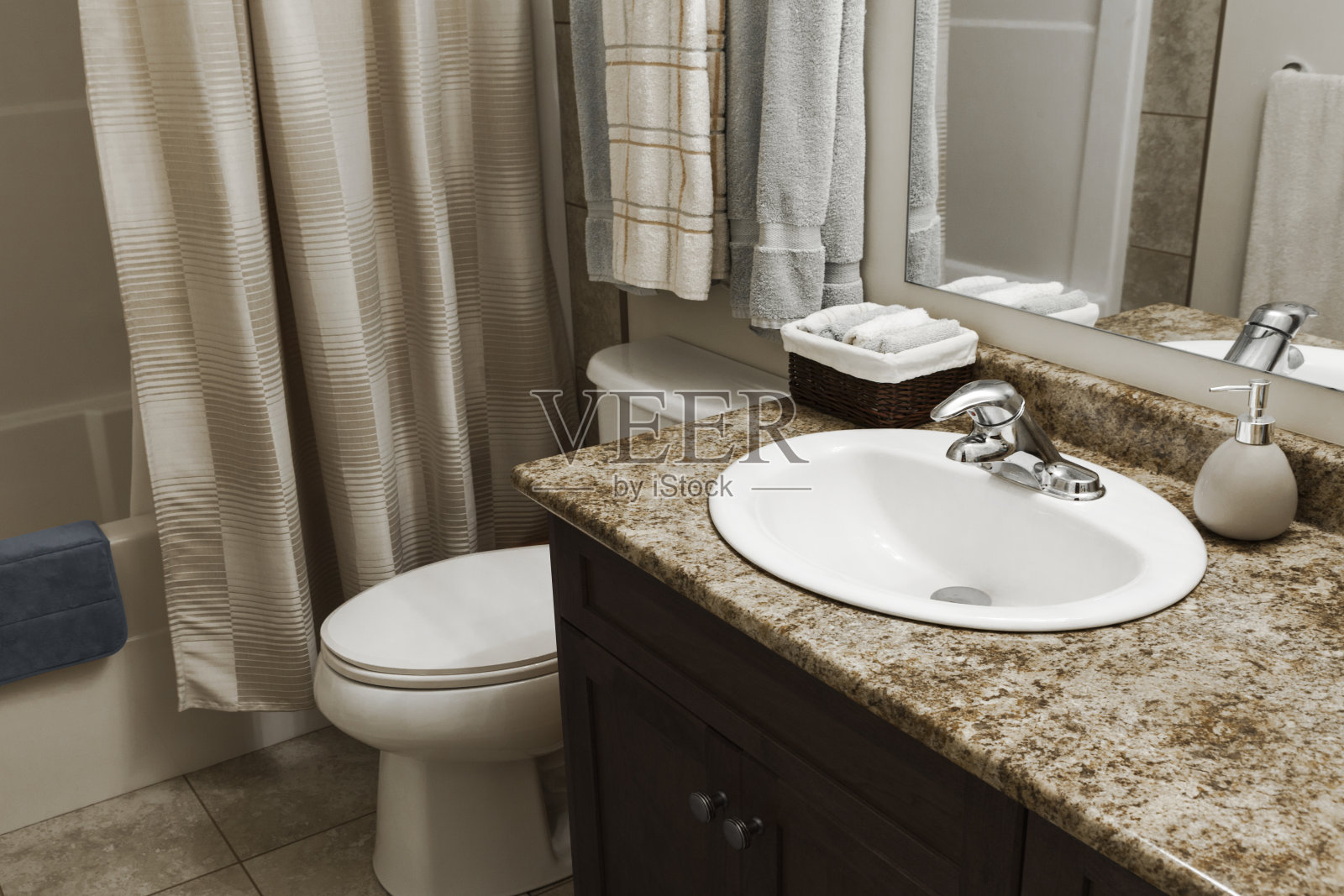 国内的浴室照片摄影图片