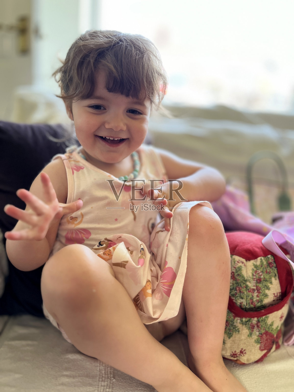 两岁女童生活方式拍摄照片摄影图片