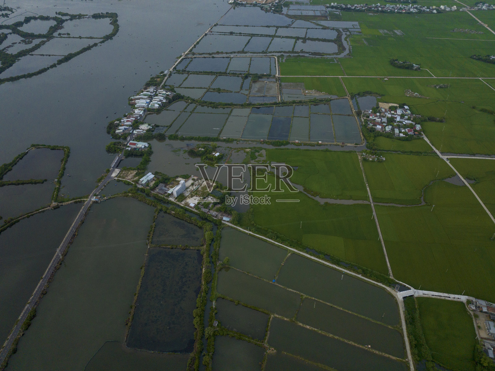 从上面看这奈湖照片摄影图片
