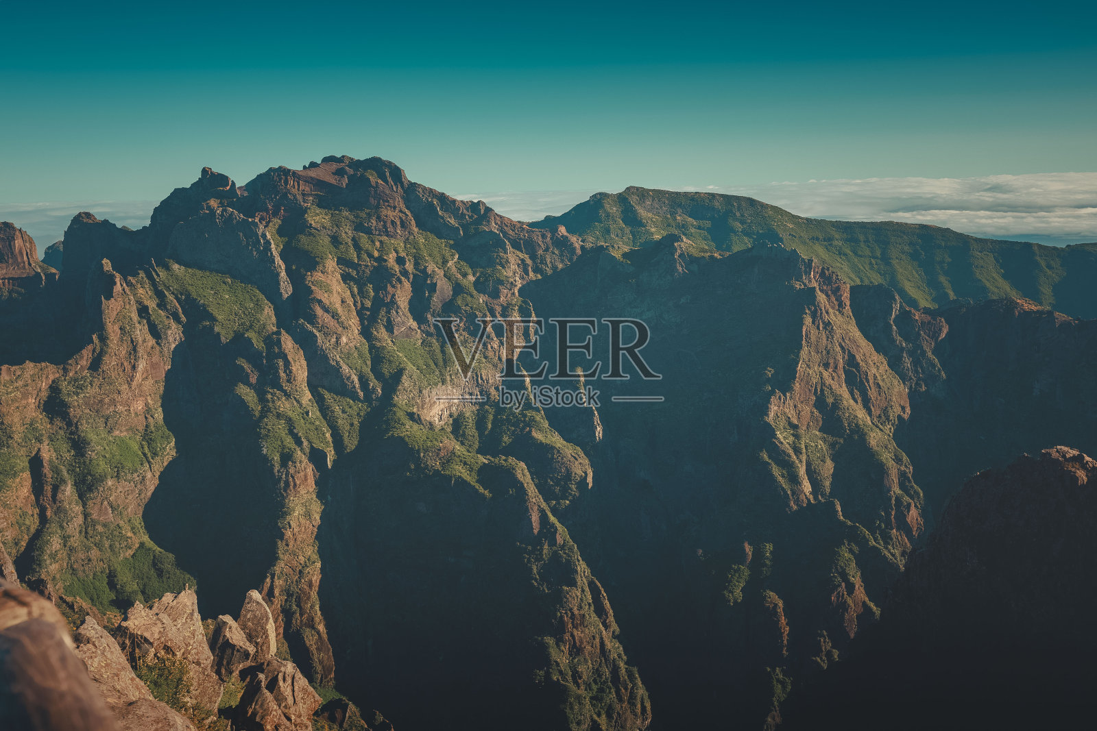 在马德拉岛小径上徒步旅行照片摄影图片