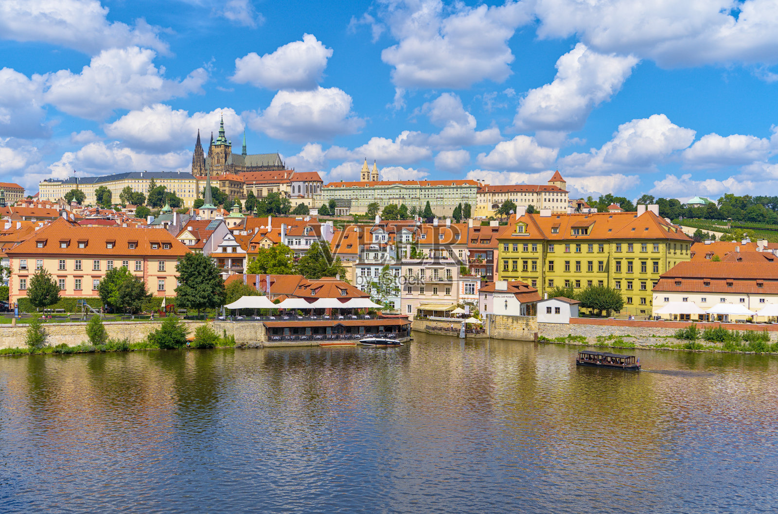 捷克共和国布拉格马拉斯特拉纳区和布拉格城堡全景照片摄影图片