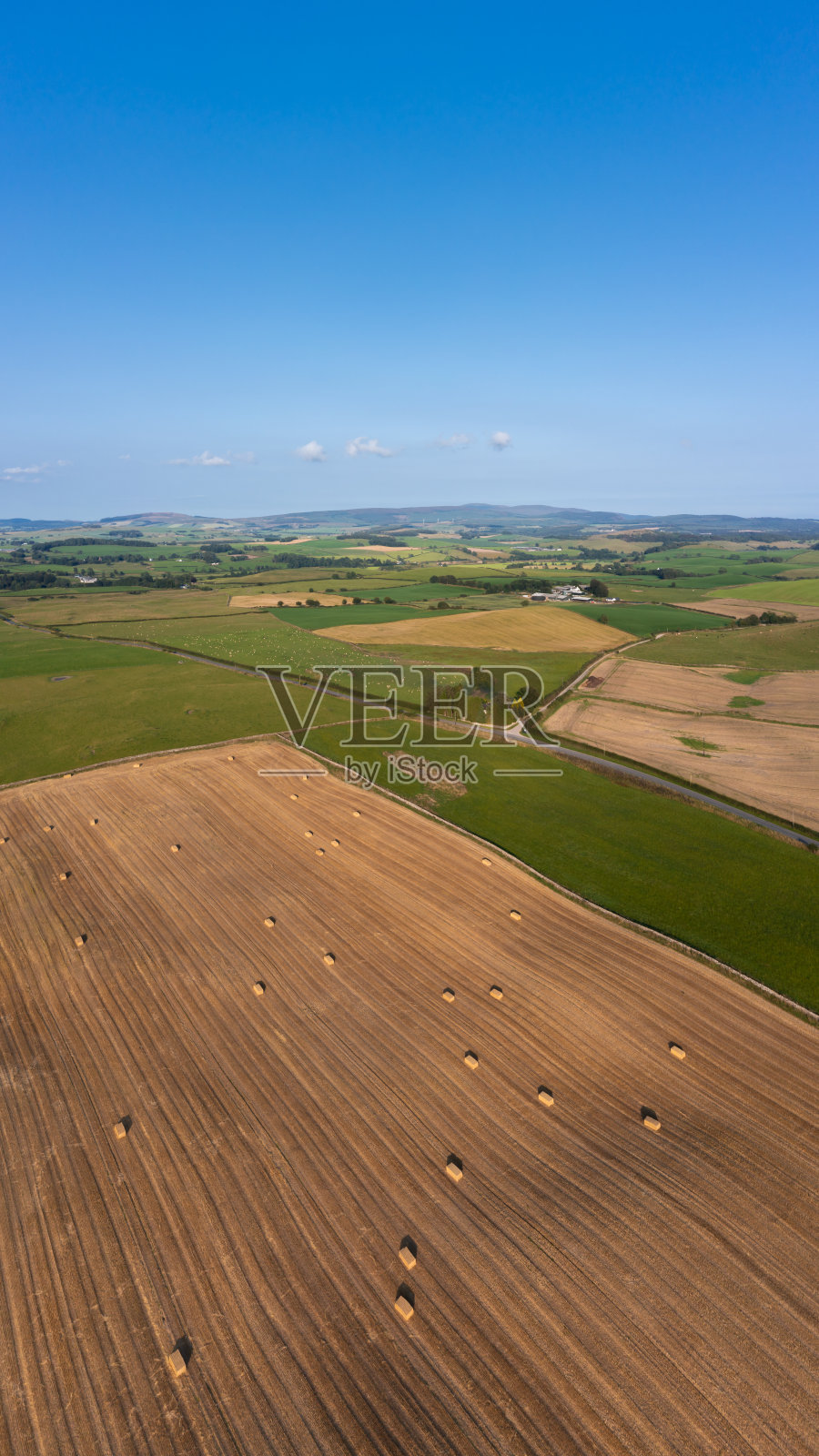 苏格兰收获的田地的高角度视图照片摄影图片