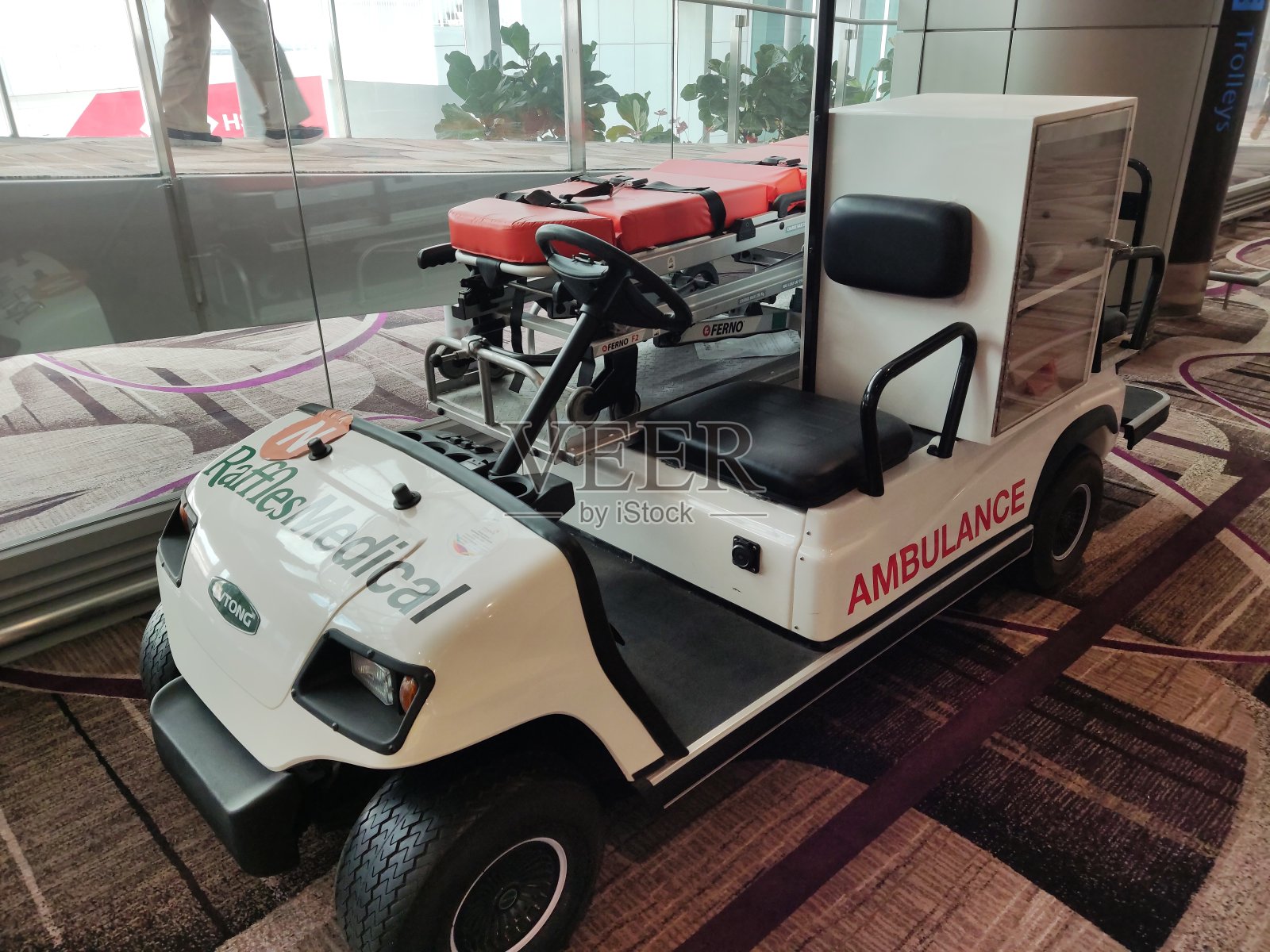 莱佛士医疗救护电动车照片摄影图片