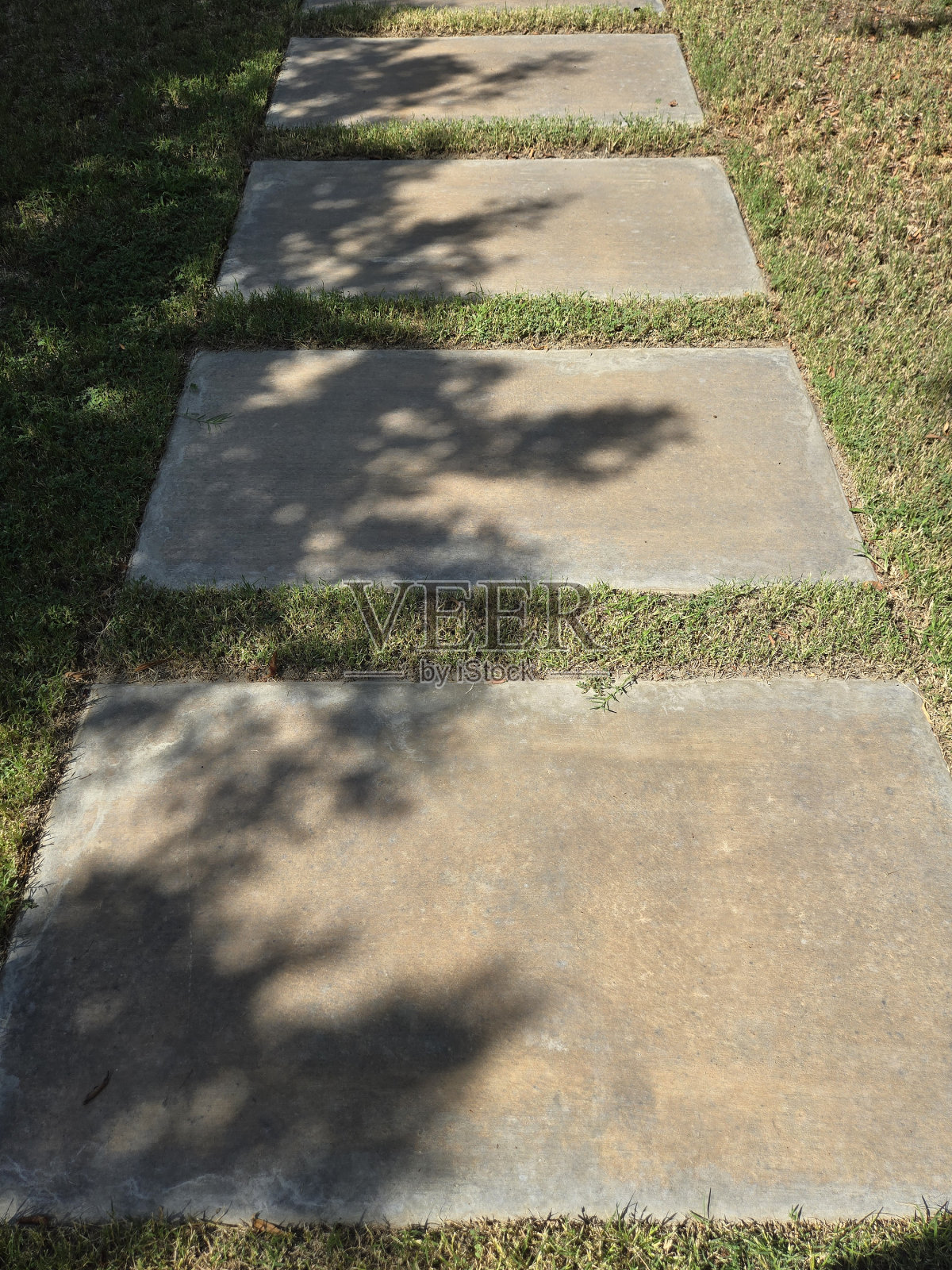 宽阔的人行道照片摄影图片