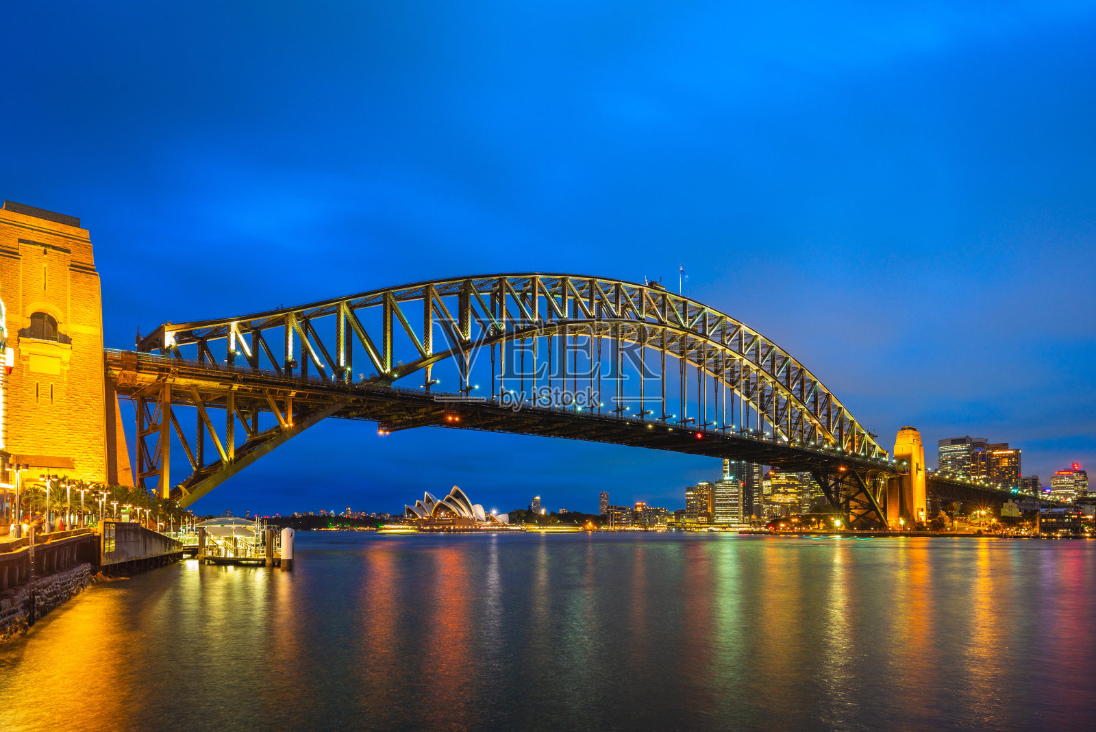 悉尼海港大桥位于澳大利亚新南威尔士州的悉尼市照片摄影图片