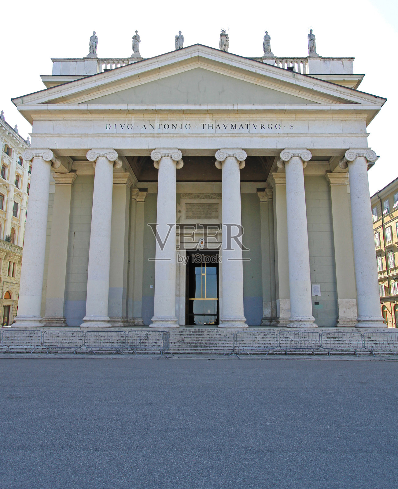 圣安东尼奥的里雅斯特教堂照片摄影图片