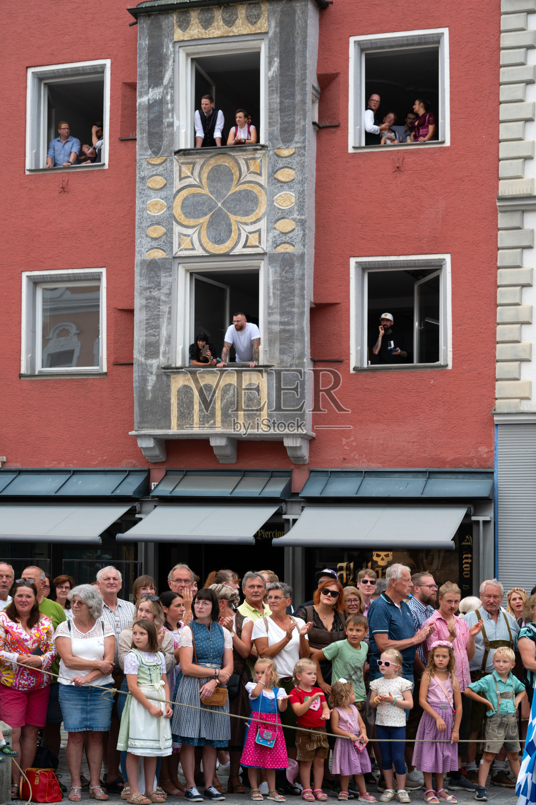 下巴伐利亚州斯特劳宾的高博登民间节日照片摄影图片