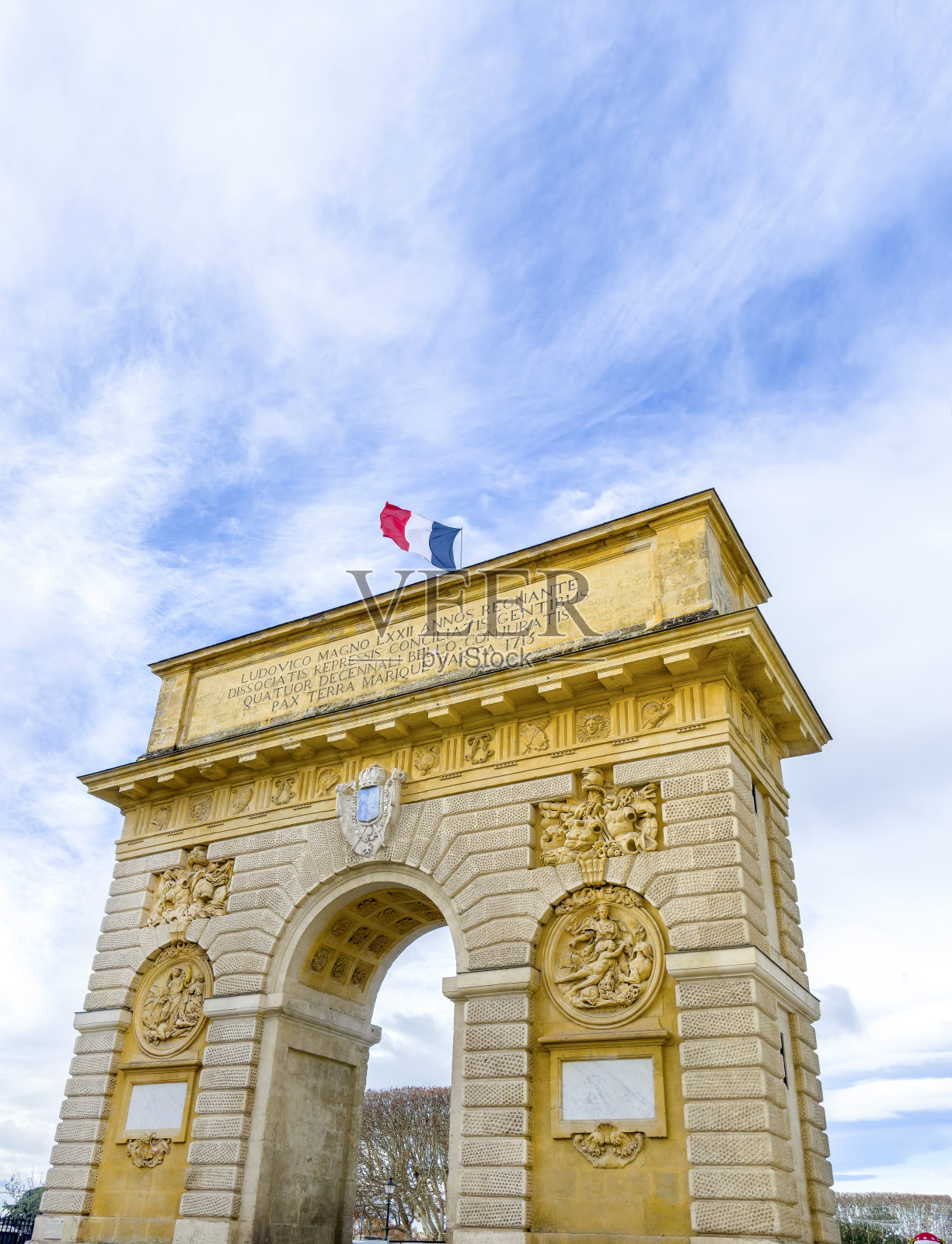 蒙彼利埃凯旋门的城门照片摄影图片