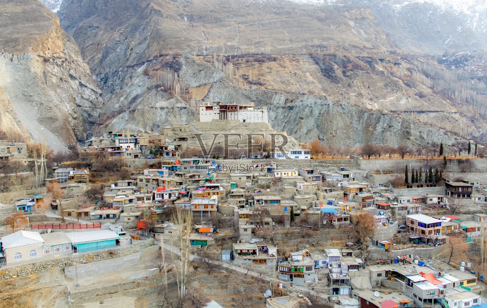 秋季罕萨河谷美丽的秋景照片摄影图片