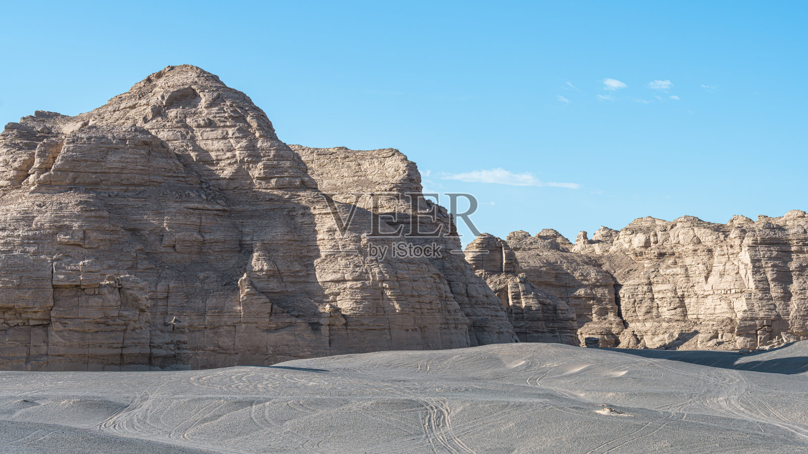 中国新疆哈密大海道的雅丹地貌照片摄影图片
