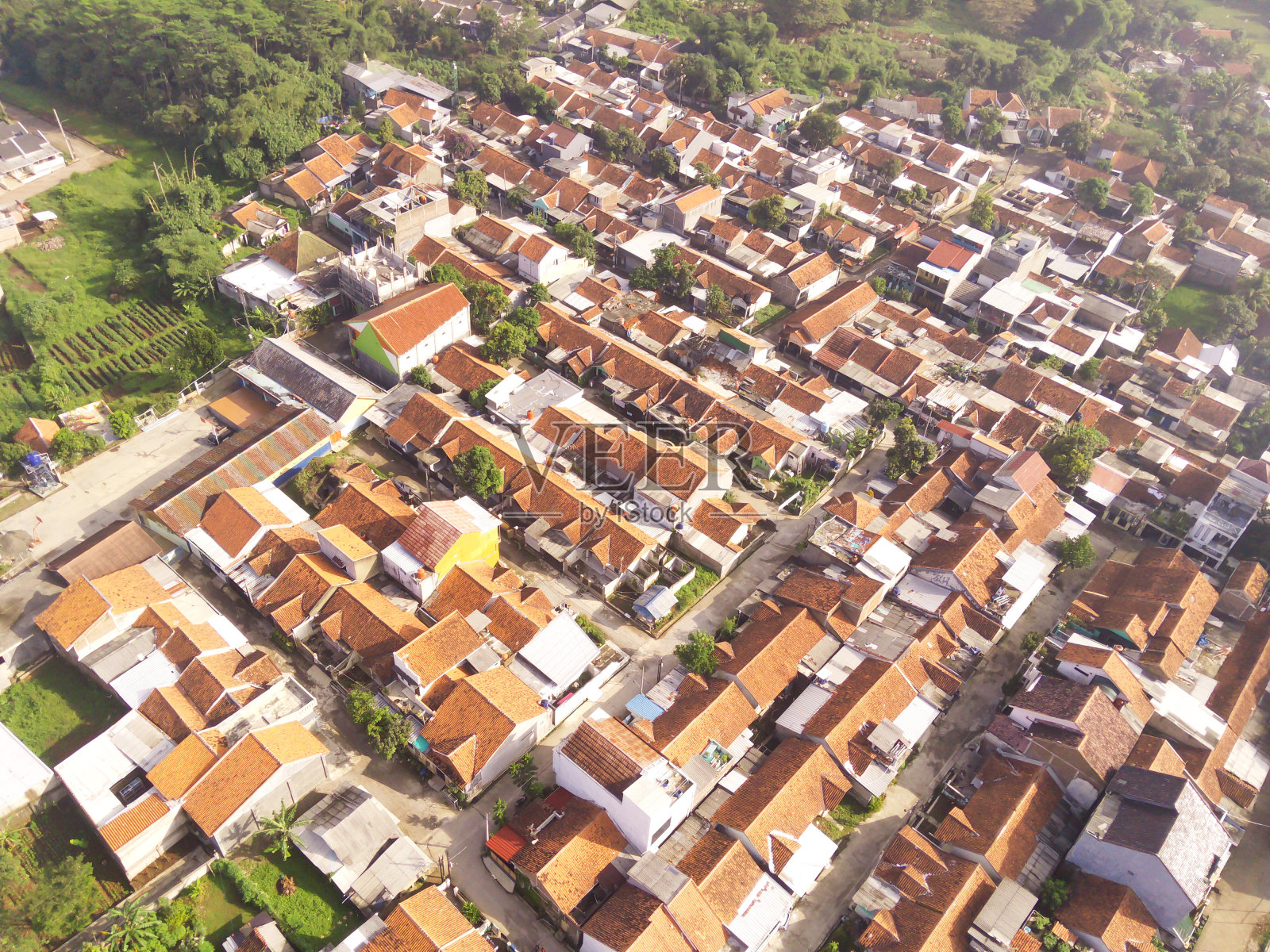 从高处看密集的住宅综合体照片摄影图片