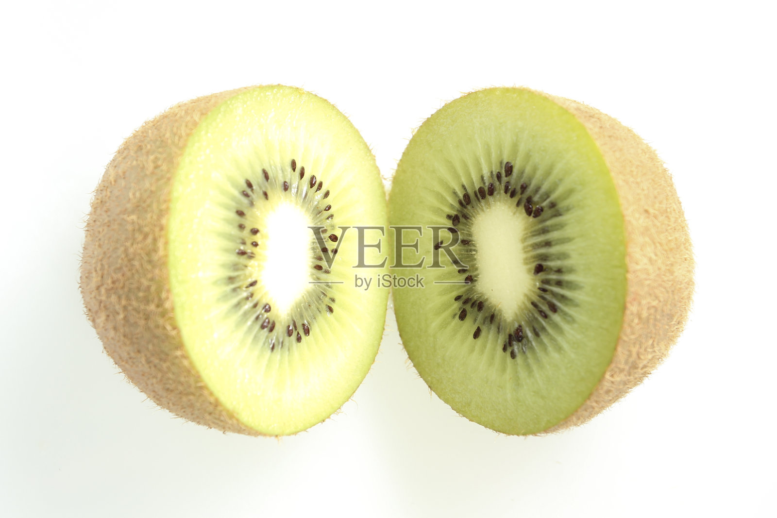 白色背景下的猕猴桃特写照片摄影图片