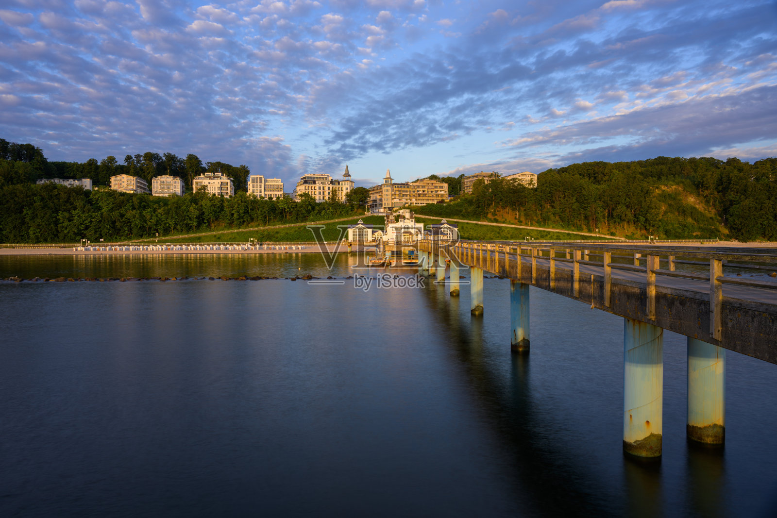 夏日日出时的塞林码头照片摄影图片