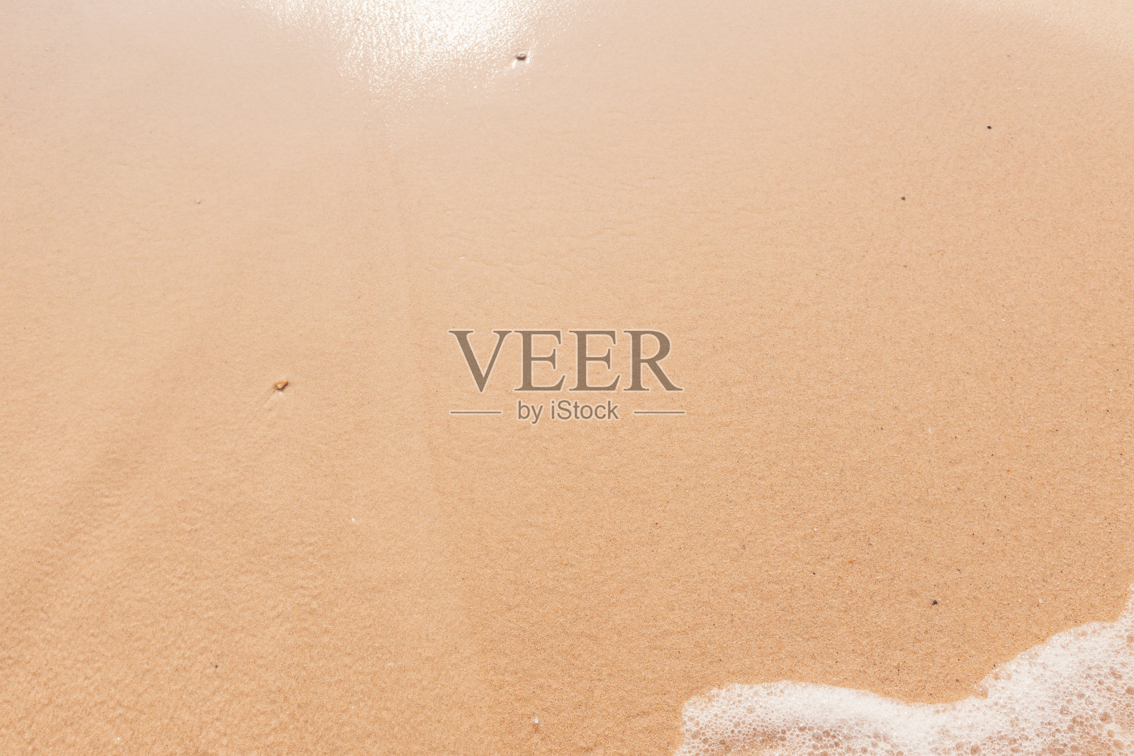 在有波浪的海景上写文字的地方照片摄影图片