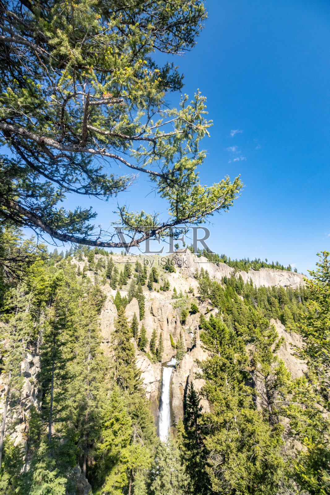 怀俄明州黄石国家公园罗斯福塔附近的塔瀑布照片摄影图片