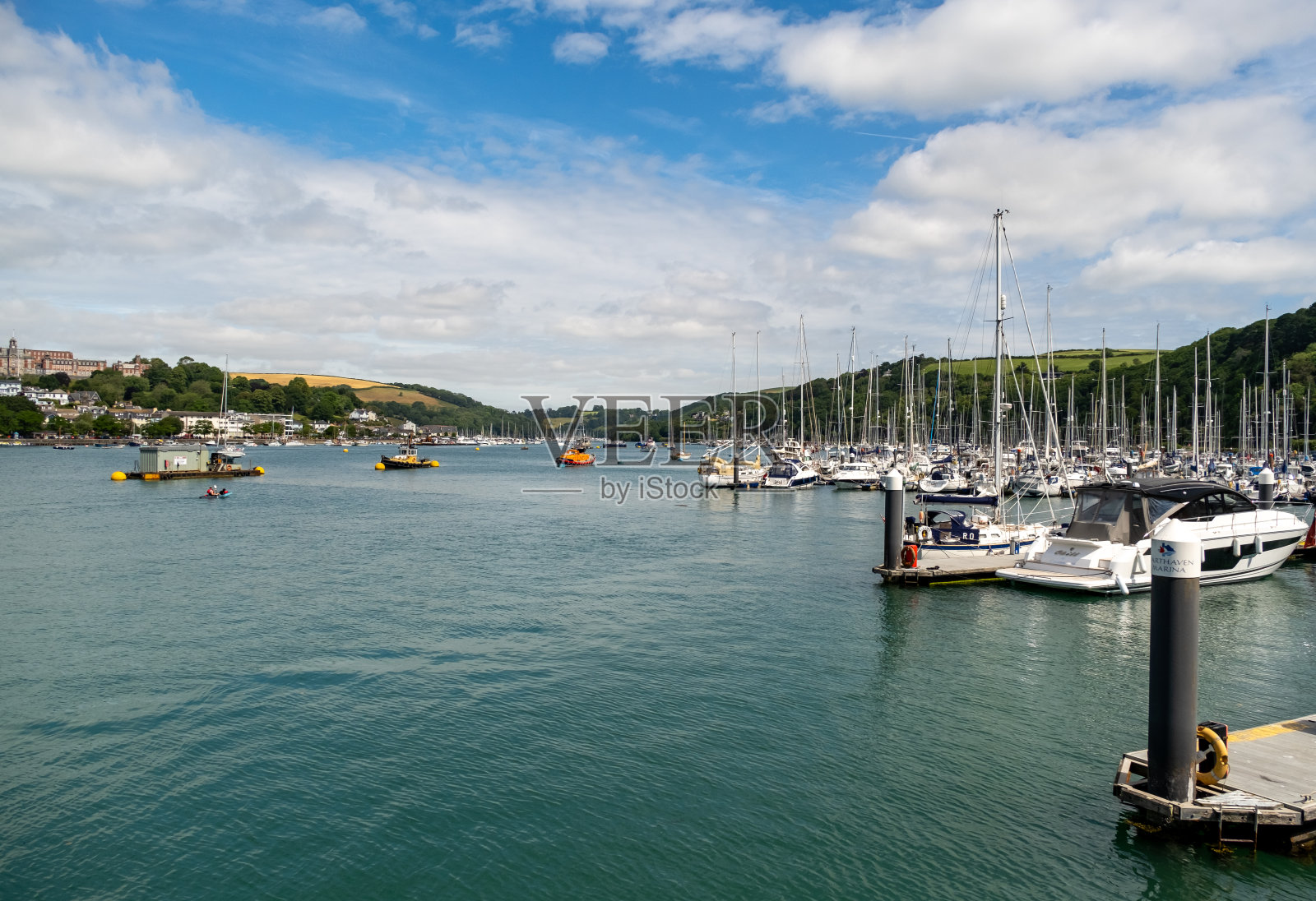 俯瞰英国里维埃拉的达特河照片摄影图片
