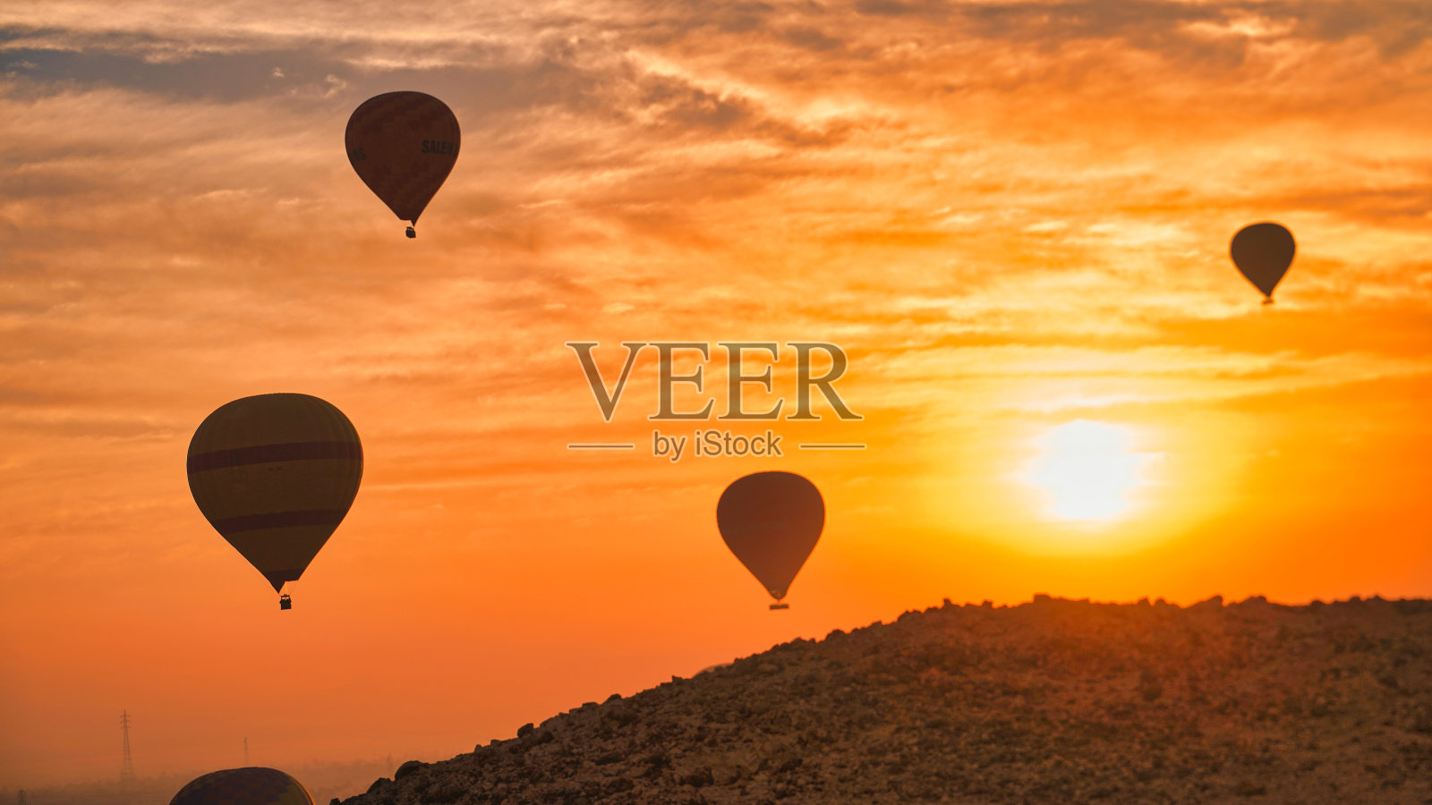 埃及卢克索上空的热气球探险之旅照片摄影图片