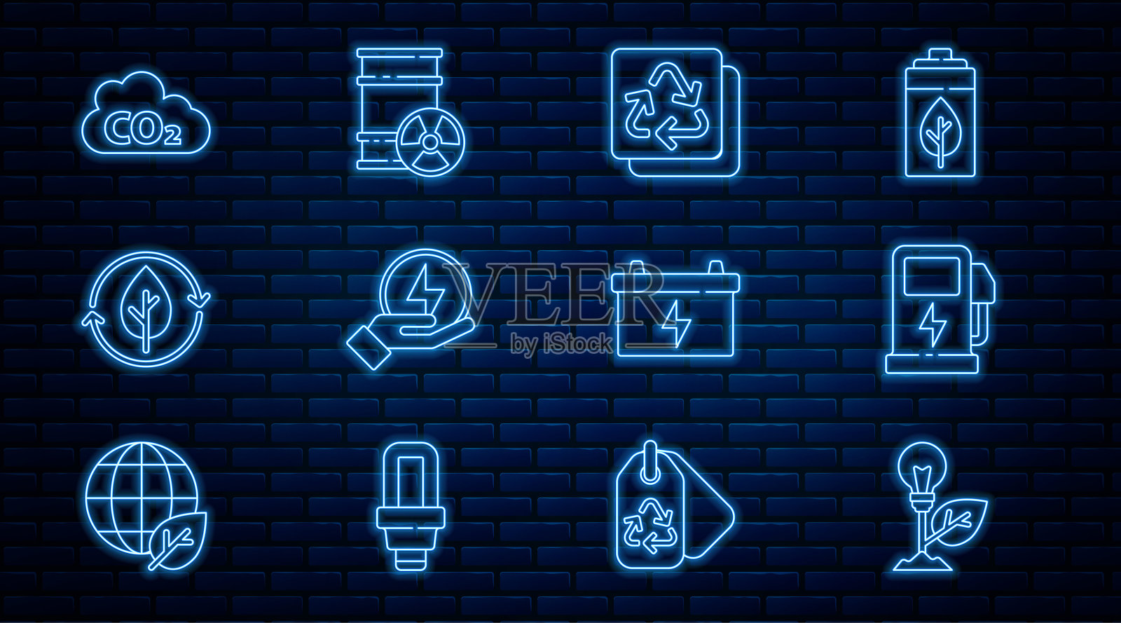 设置线灯泡叶片，电动汽车充电站，回收，闪电，和，二氧化碳排放云，汽车电池和放射性废物桶图标。向量插画图片素材