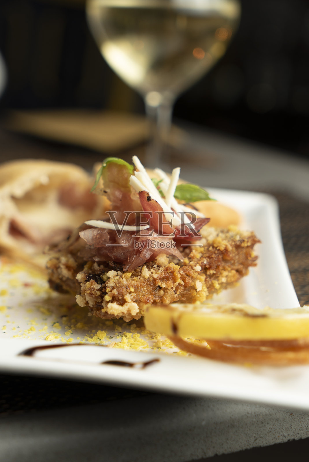 熏肉炸面包照片摄影图片