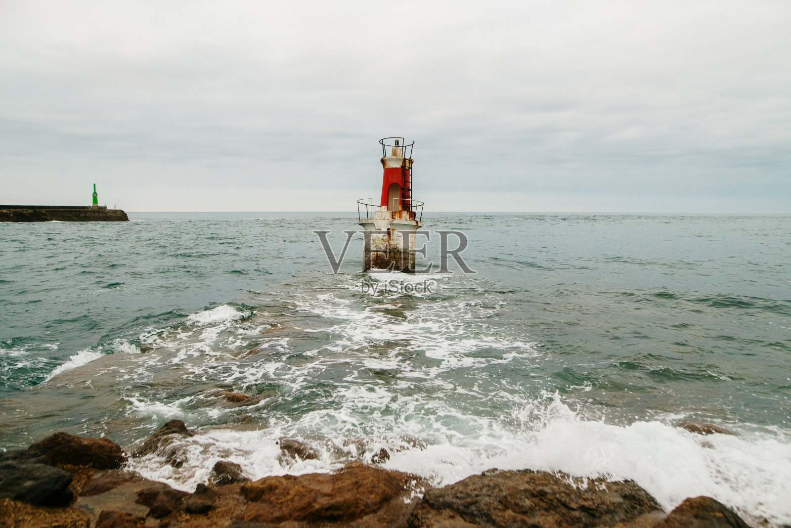 生锈的灯塔照片摄影图片