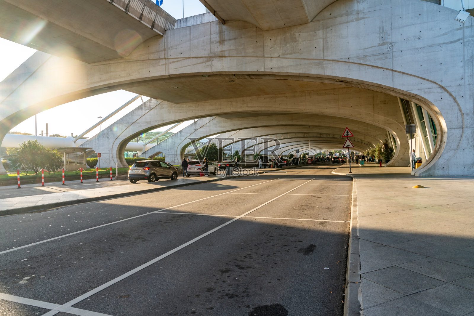葡萄牙波尔图弗朗西斯科·萨·卡内罗机场到达区户外景观照片摄影图片