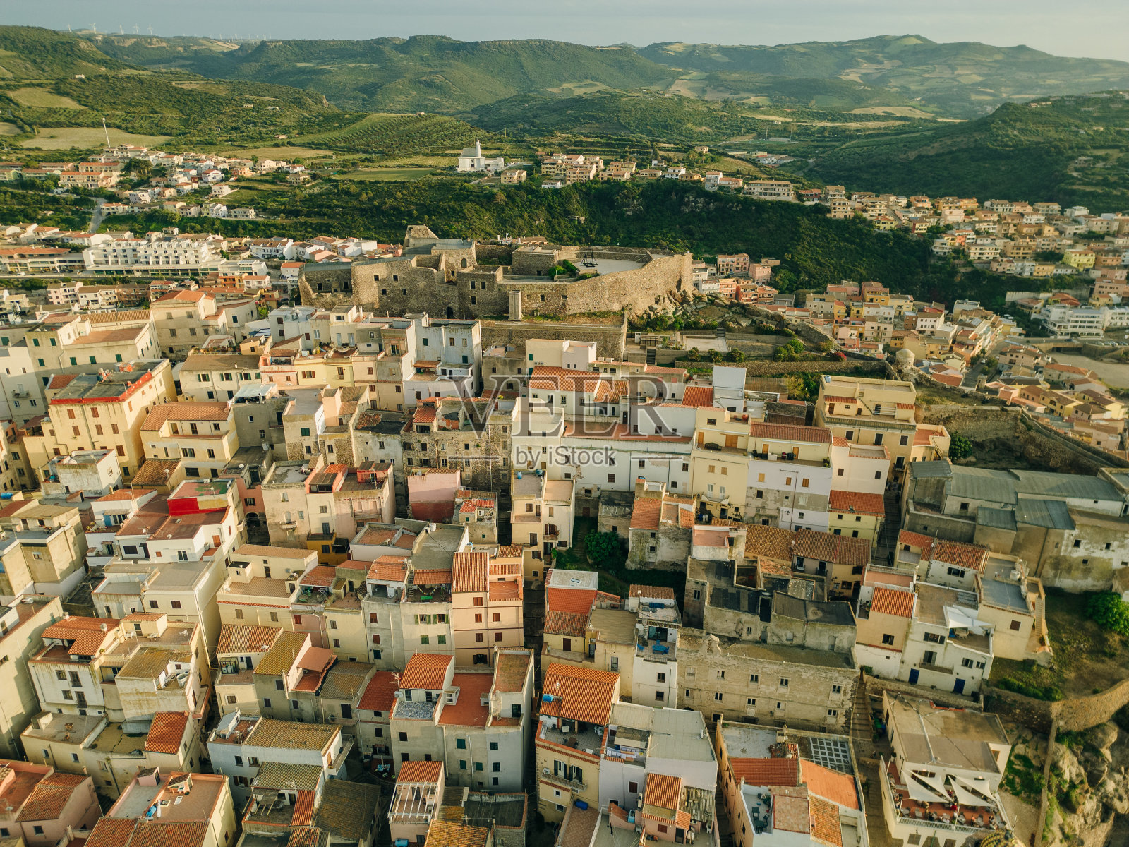 意大利撒丁岛美丽城堡的鸟瞰图照片摄影图片