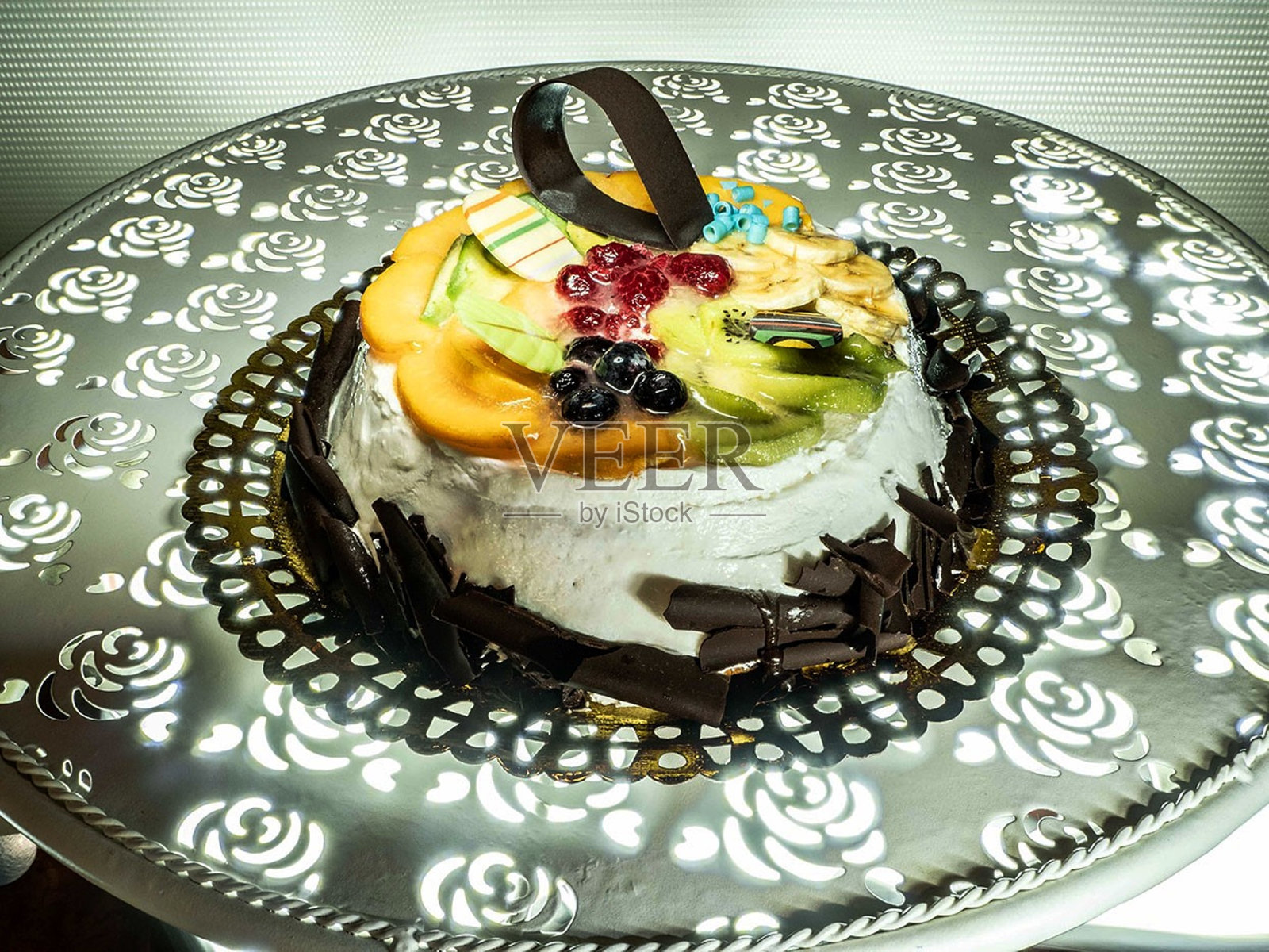 巧克力奶油小蛋糕照片摄影图片