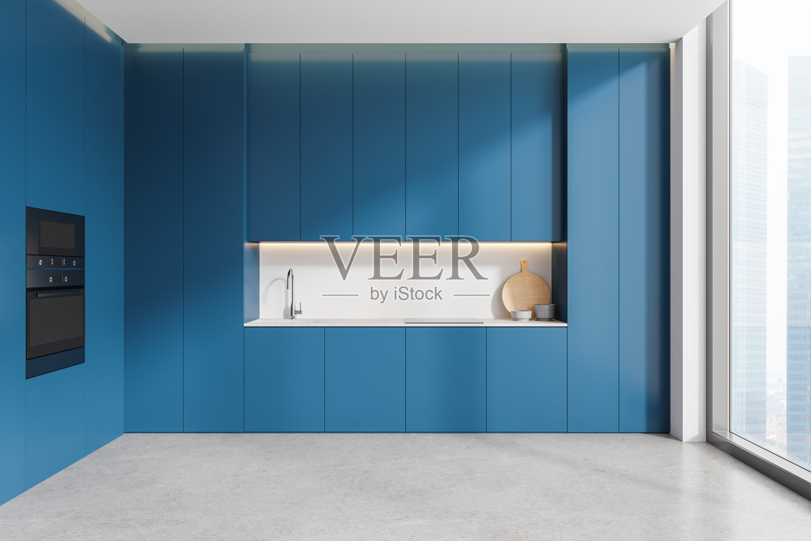时尚的家庭蓝色厨房内饰，配有厨柜和全景窗照片摄影图片