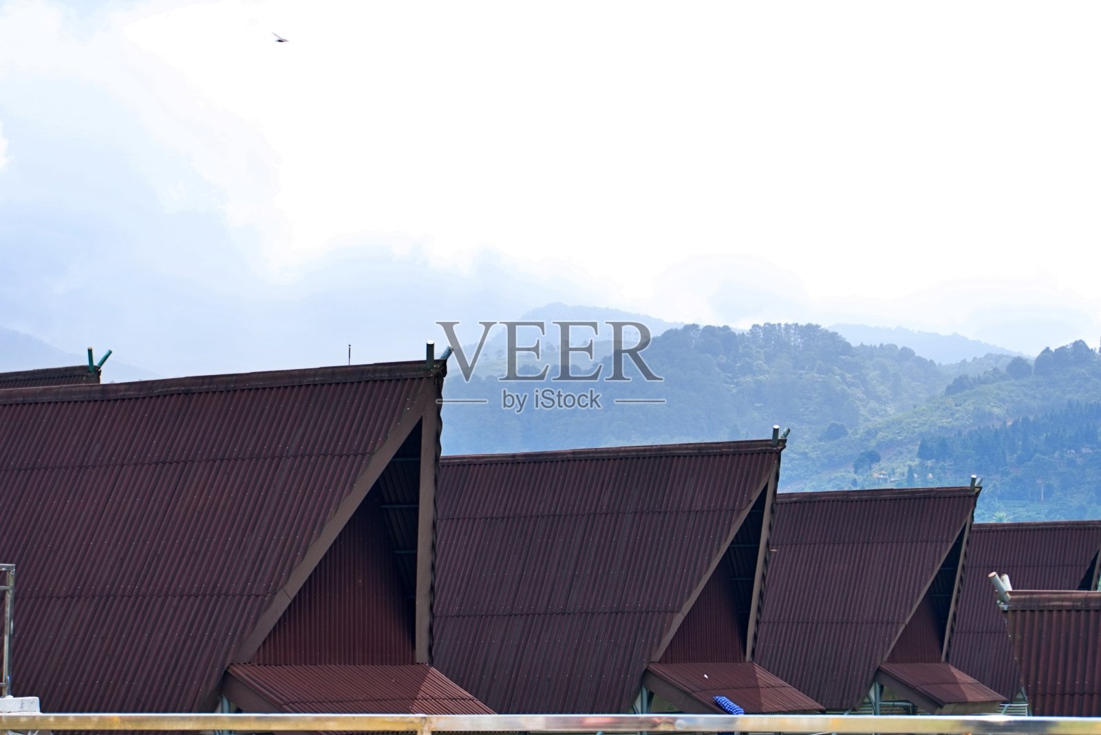 乡村传统房屋的屋顶照片摄影图片