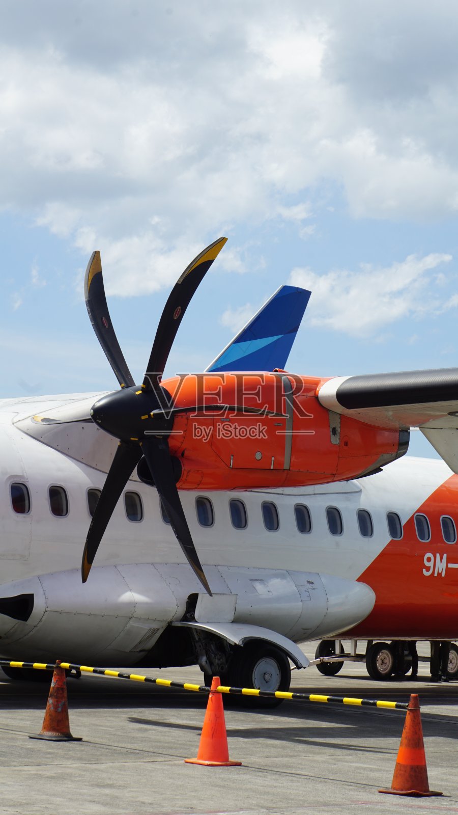 涡桨发动机atr72螺旋桨飞机照片摄影图片