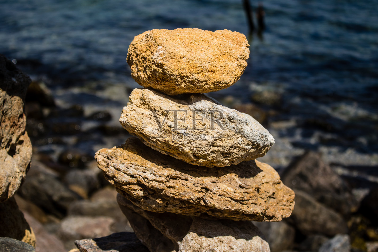 一堆石头照片摄影图片