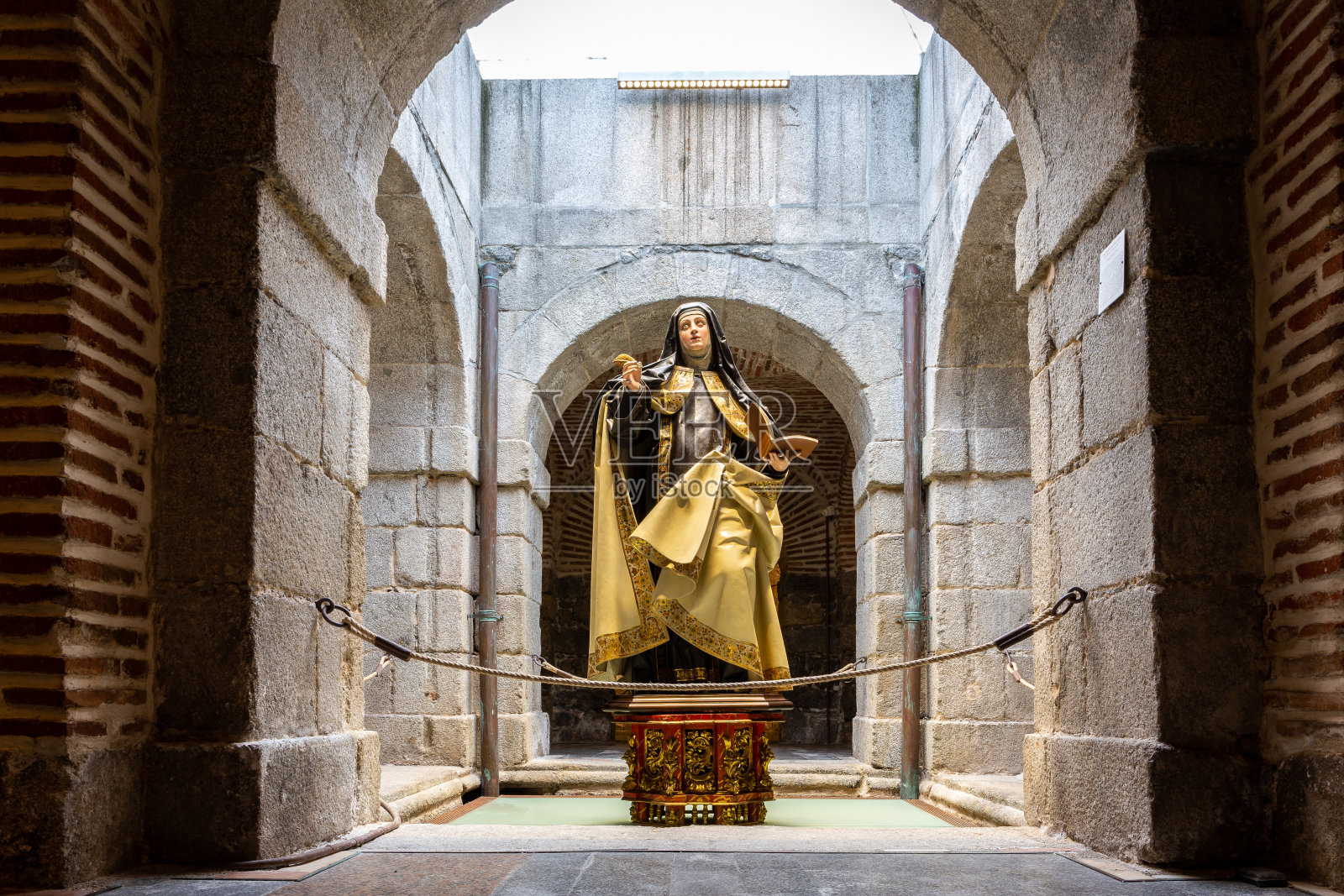 雕塑“圣特蕾莎”由格雷戈里奥·费尔南德斯在博物馆和阿维拉的圣特蕾莎的房子。照片摄影图片