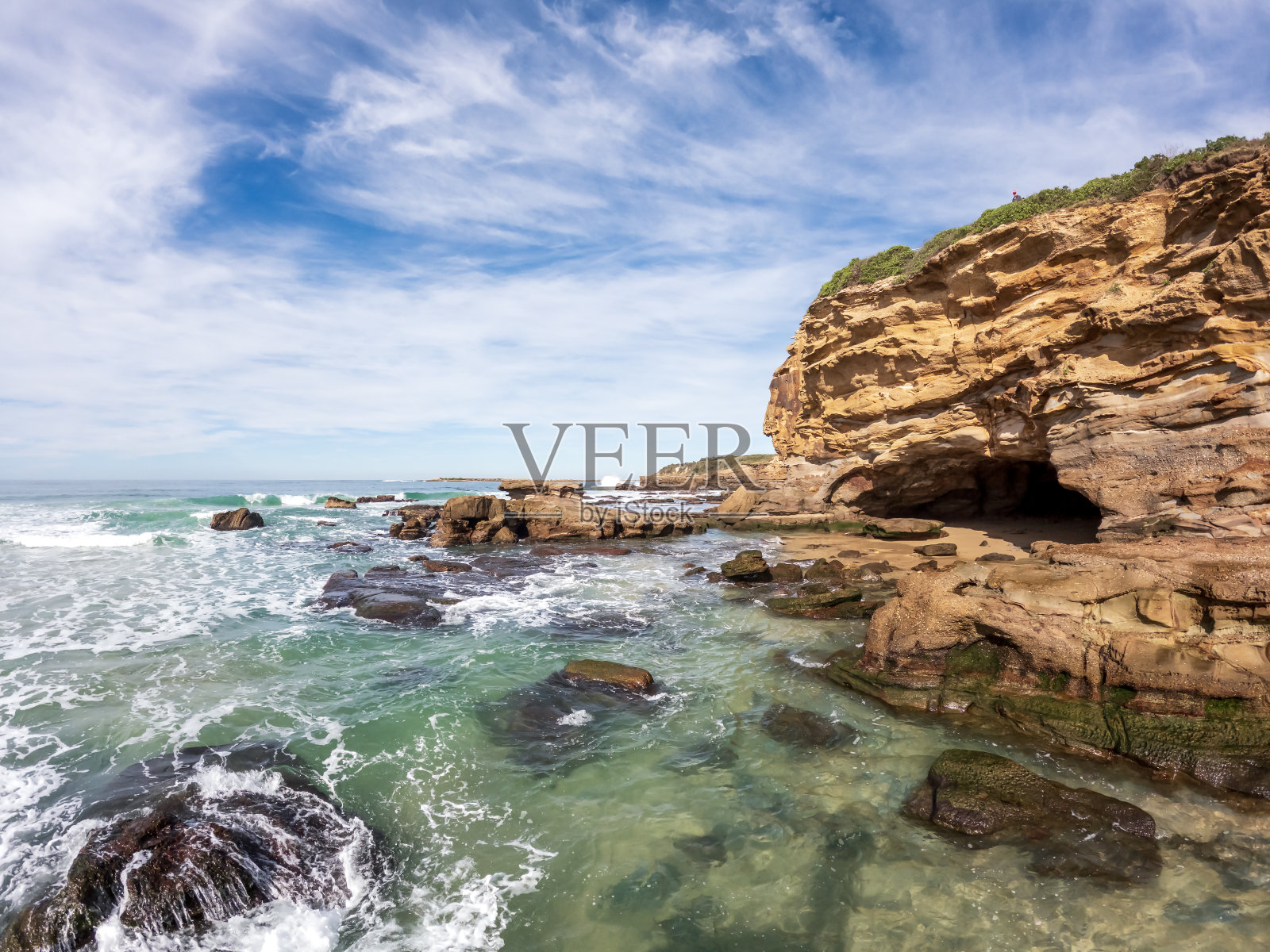 令人惊叹的海景和海崖在洞穴海滩瞭望台，一个隐藏的宝石在新南威尔士州海岸，麦格理湖，澳大利亚照片摄影图片