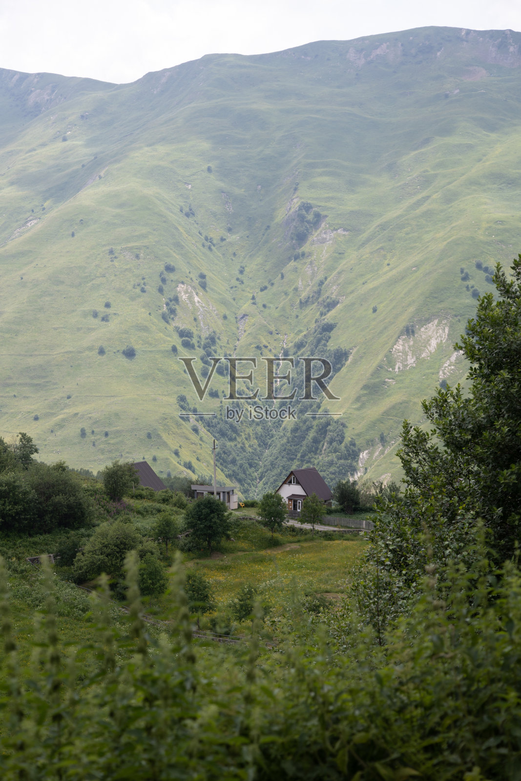 山里舒适的房子照片摄影图片