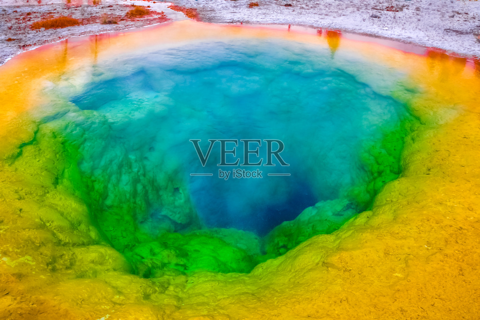 美国怀俄明州黄石国家公园的牵牛花池照片摄影图片