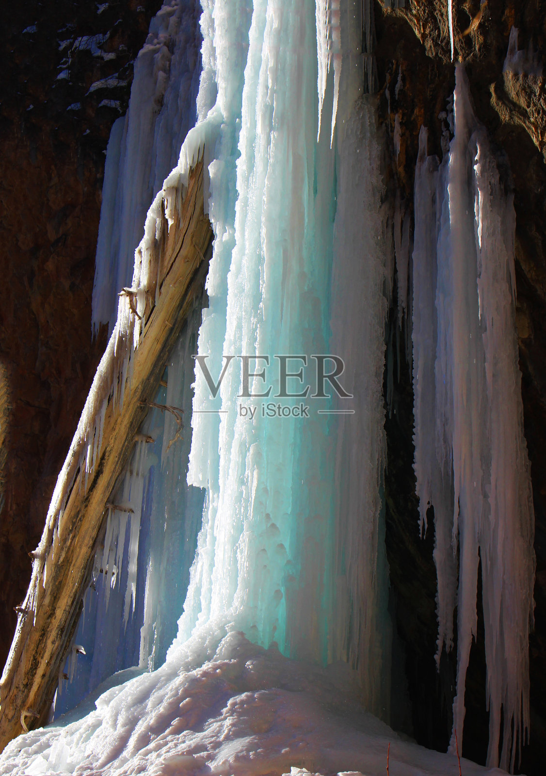 急流瀑布照片摄影图片