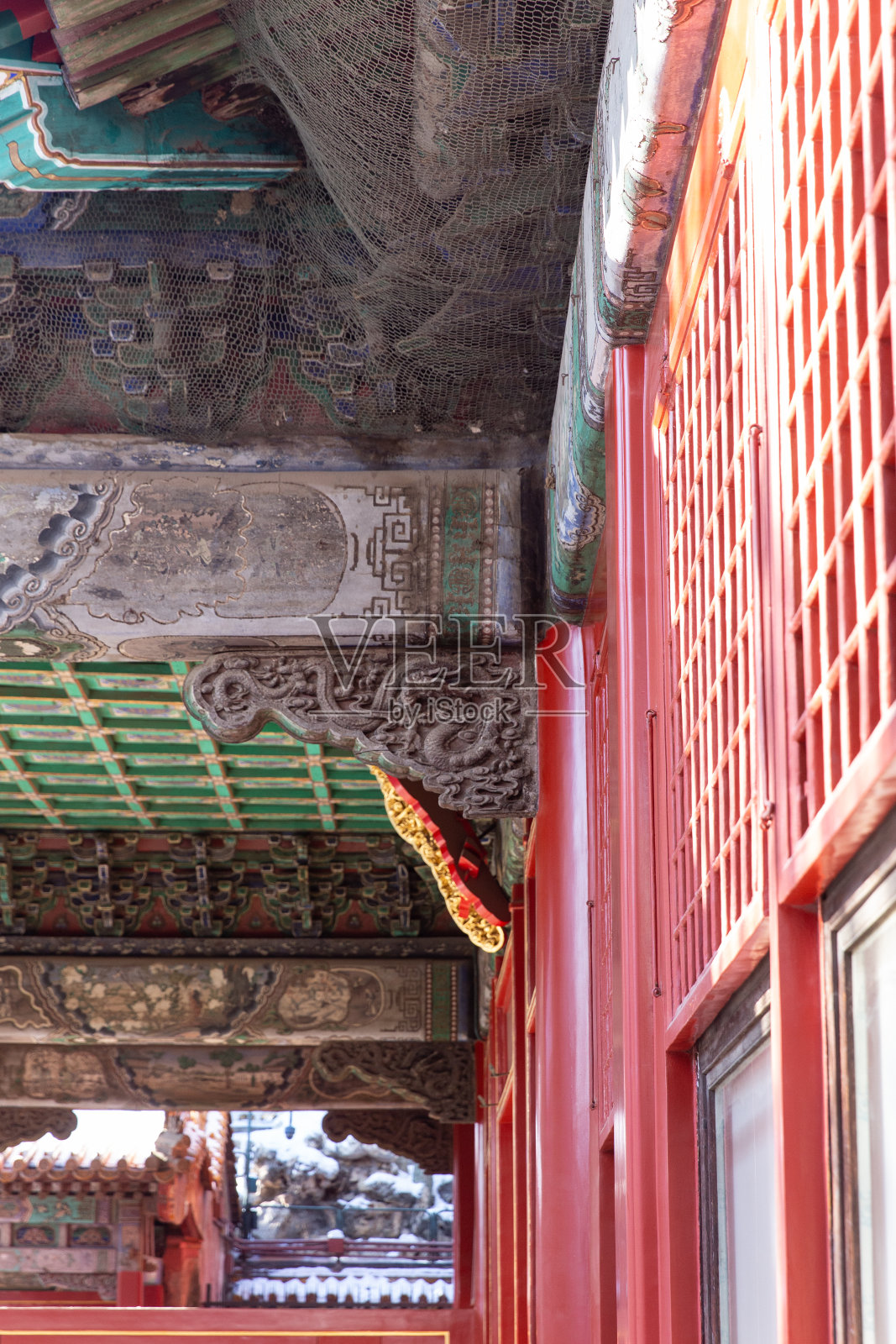 紫禁城的中国传统建筑木制构件，带有龙的图案照片摄影图片