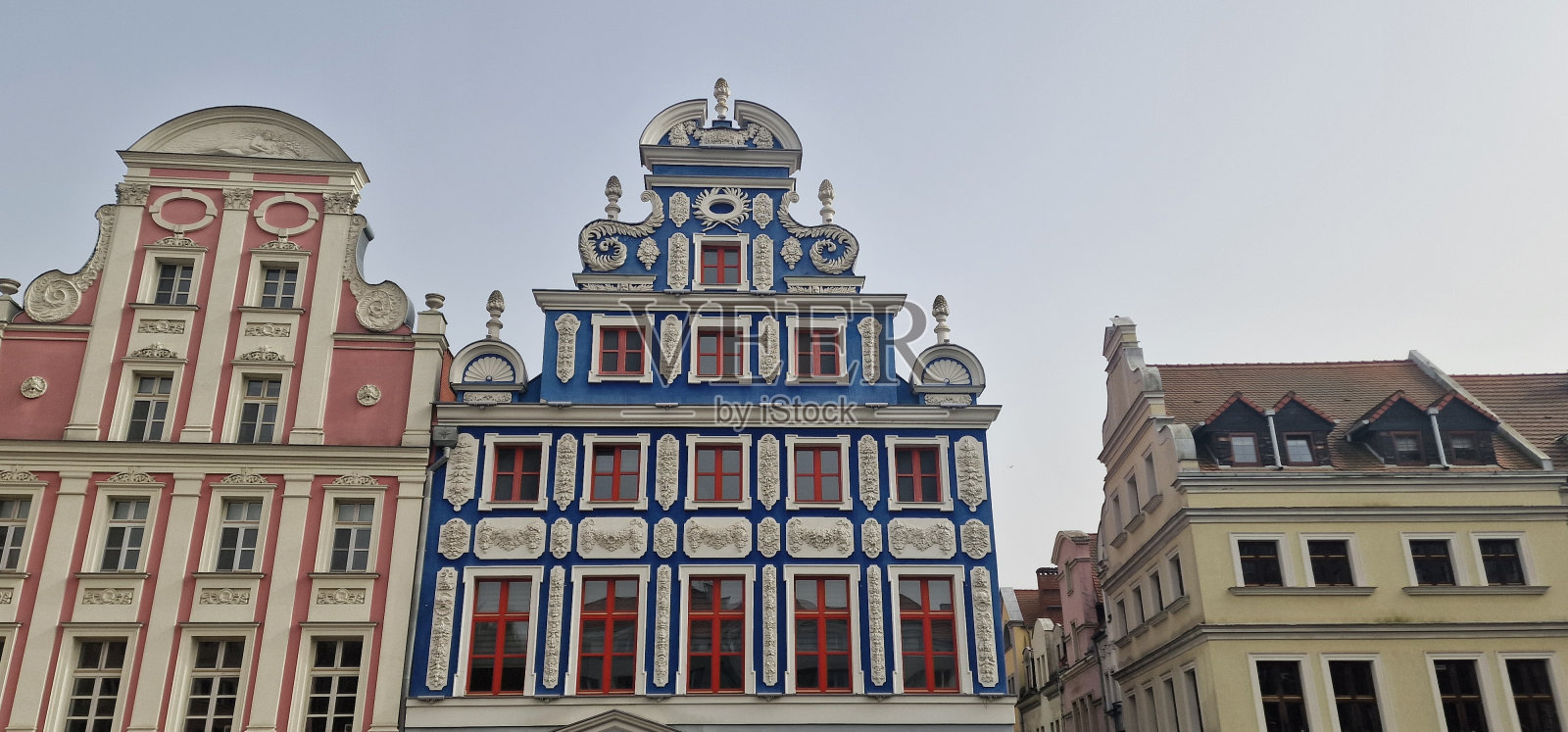 阿姆斯特丹运河上房屋的立面，非常典型的荷兰风格照片摄影图片