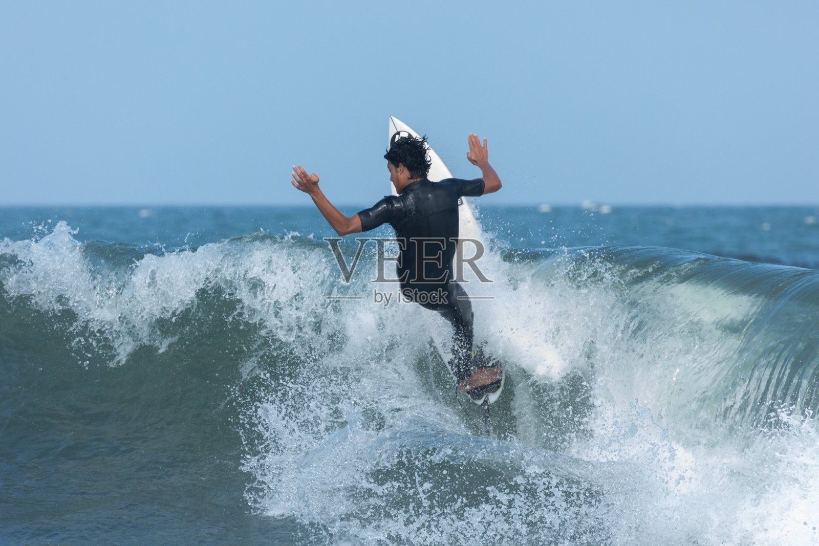 2024年，飓风埃内斯托过后的新泽西冲浪照片摄影图片