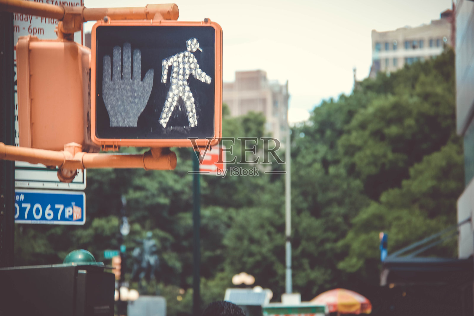 行人标志照片摄影图片