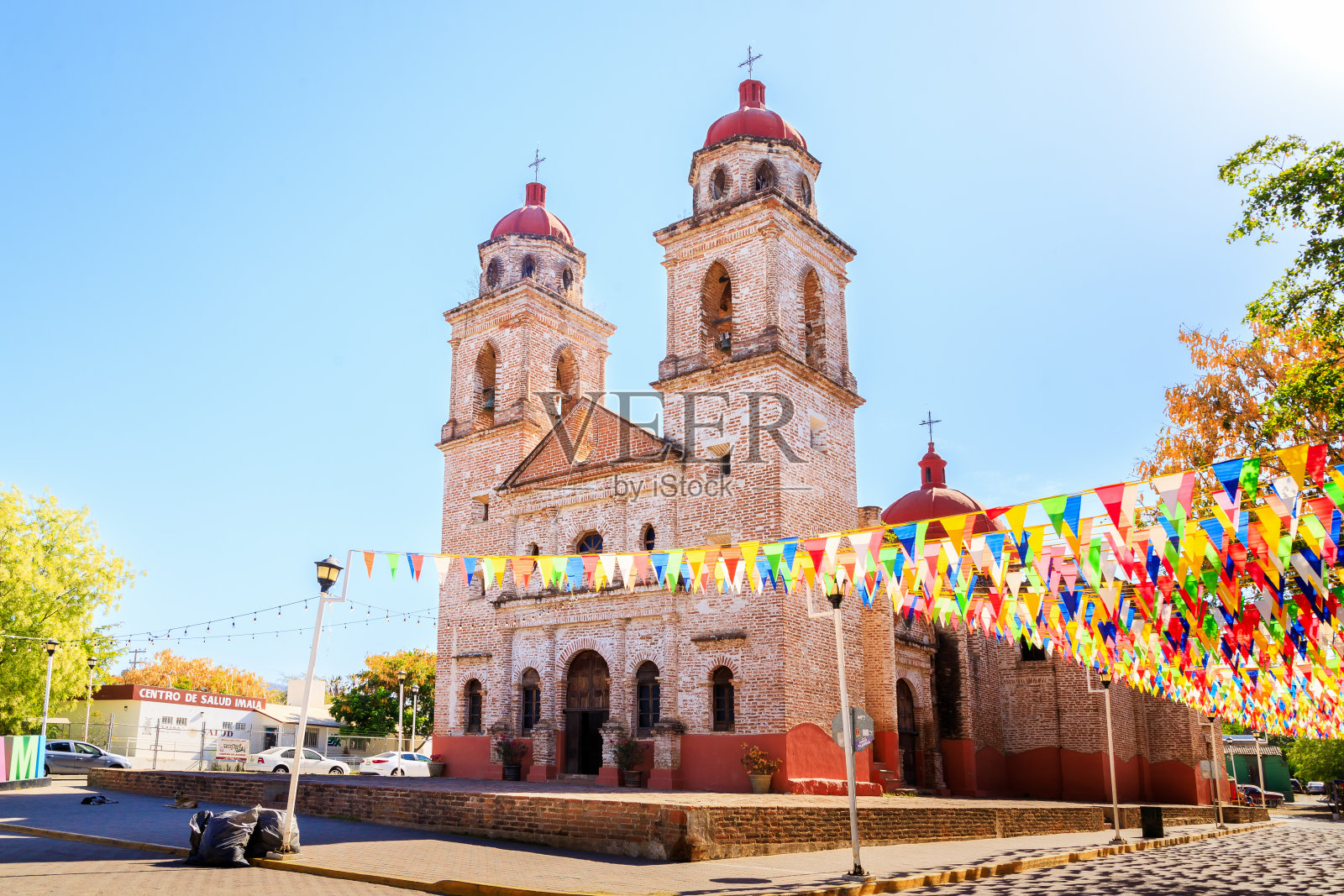 伊马拉教堂正面4照片摄影图片