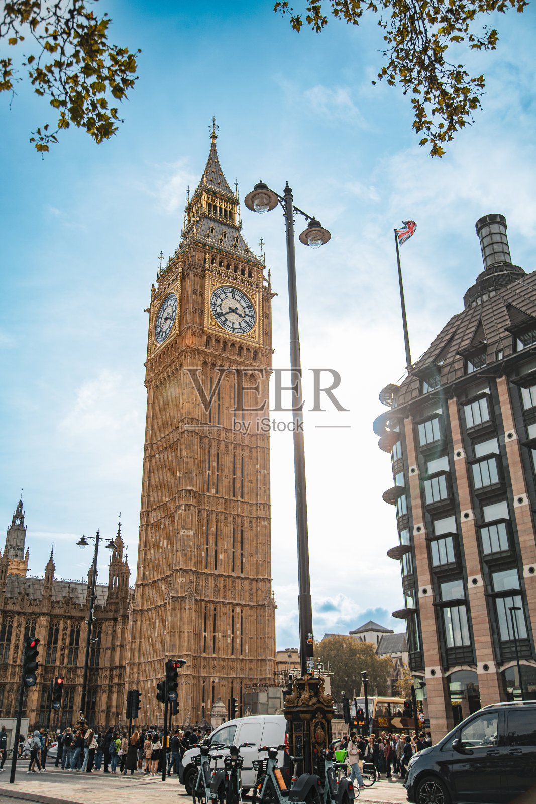 大本钟的尖顶和钟面，大本钟和国会大厦，大本钟钟楼，威斯敏斯特宫，伦敦的象征照片摄影图片