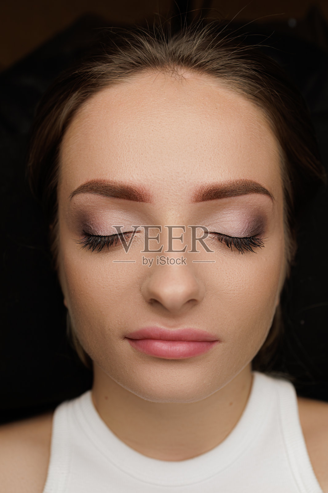 永久眉妆PMU为黑发照片摄影图片