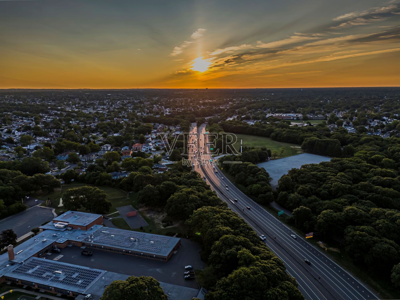 美国纽约长岛溪谷日落时的鸟瞰图照片摄影图片