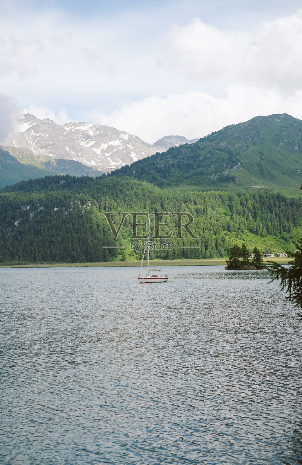 夏日圣莫里茨锡尔斯湖的美景照片摄影图片