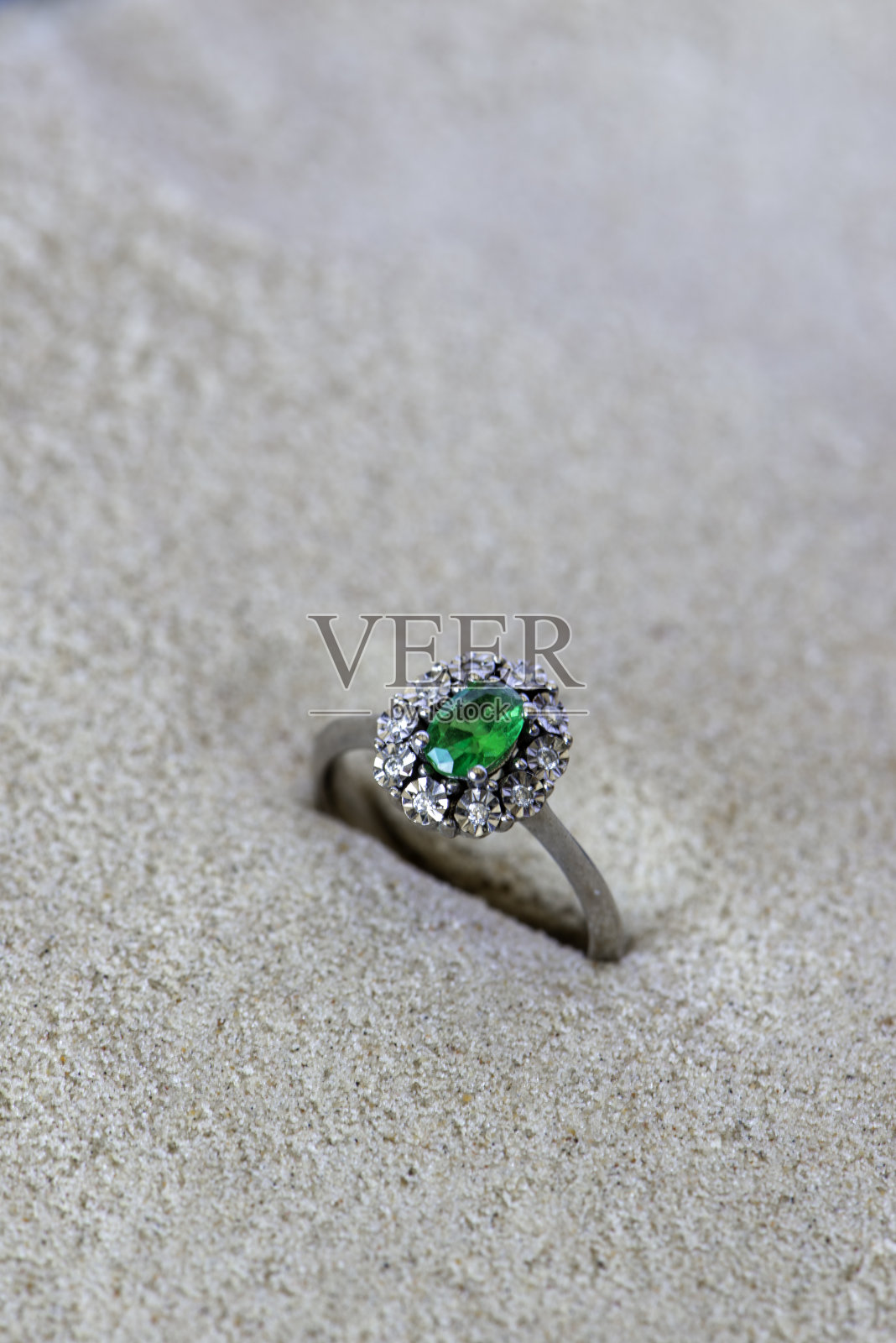 奢华订婚戒指照片摄影图片