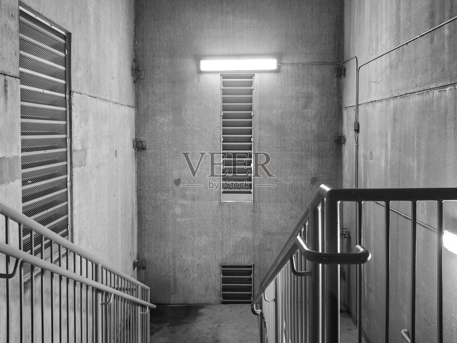 《楼梯间的幽灵照片摄影图片