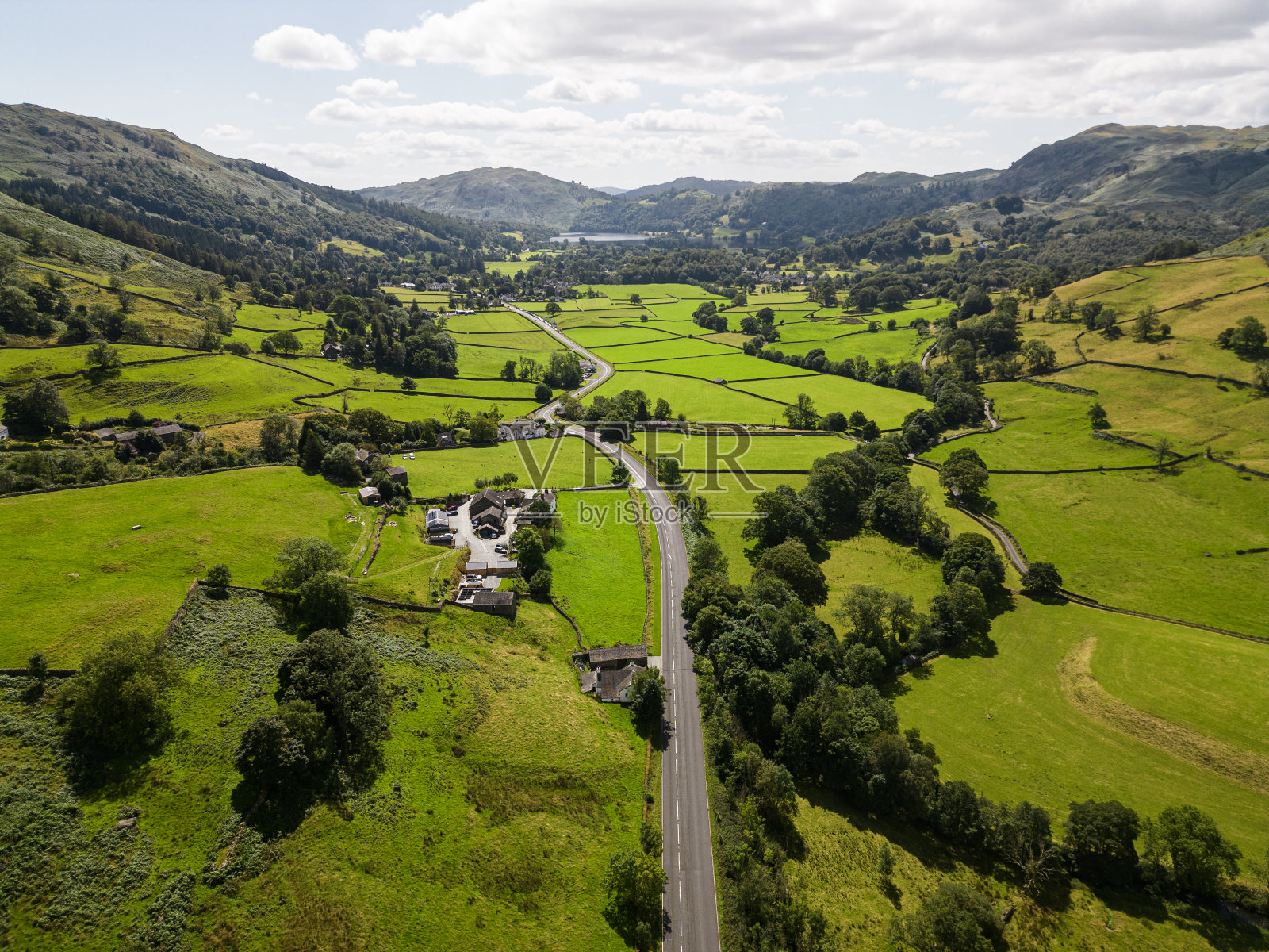 格拉斯米尔英国湖区的美丽山脉照片摄影图片