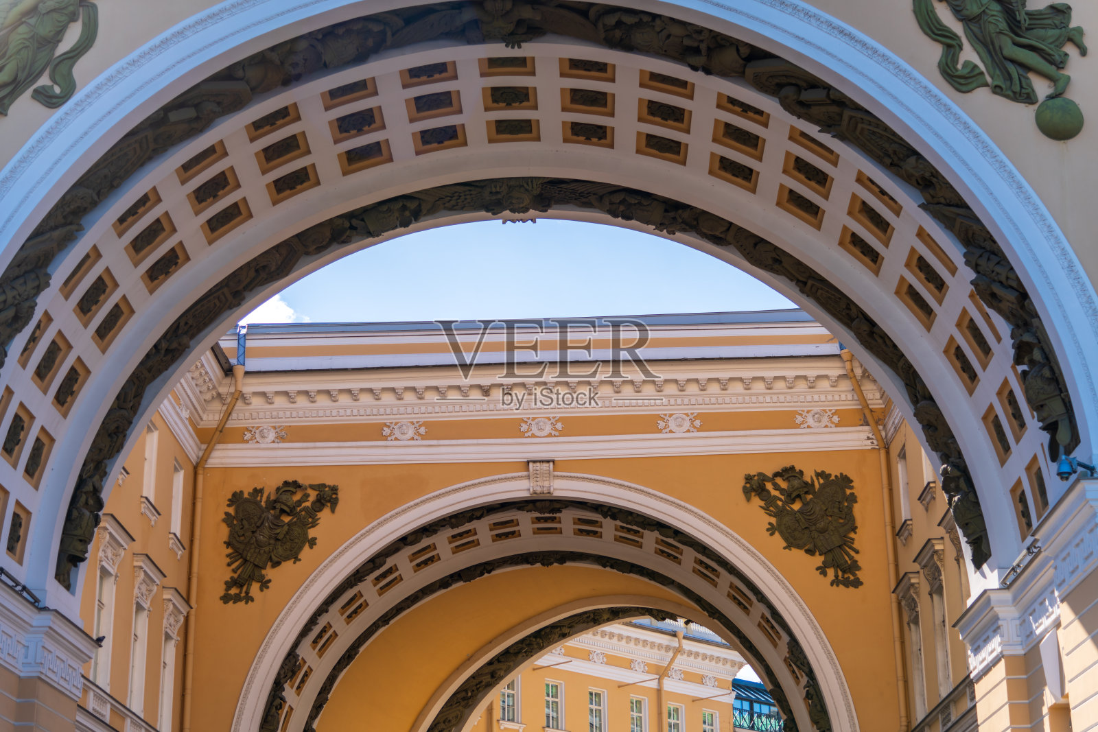 圣彼得堡总参谋部大楼的凯旋门照片摄影图片