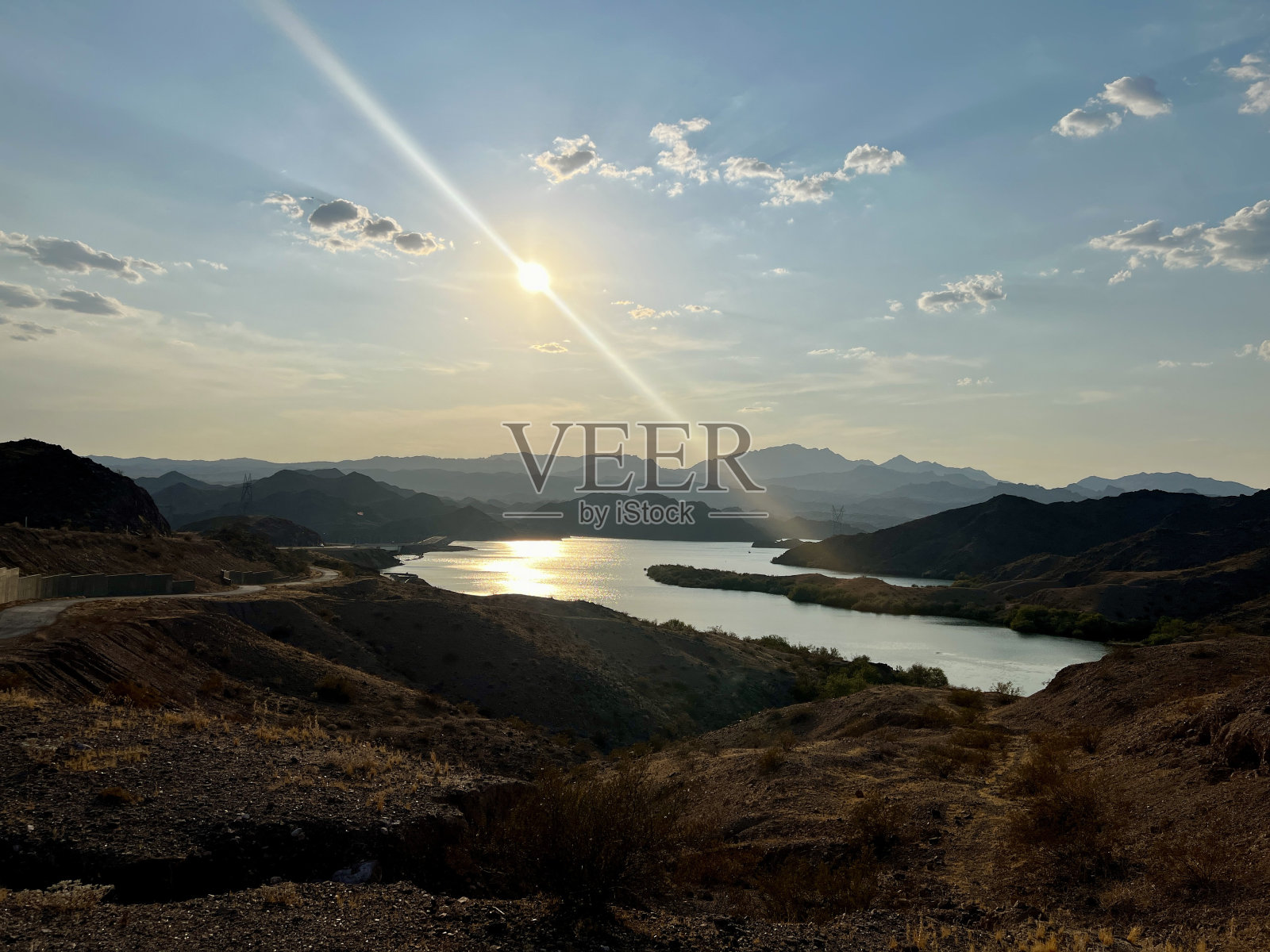 莫哈维湖的日落照片摄影图片